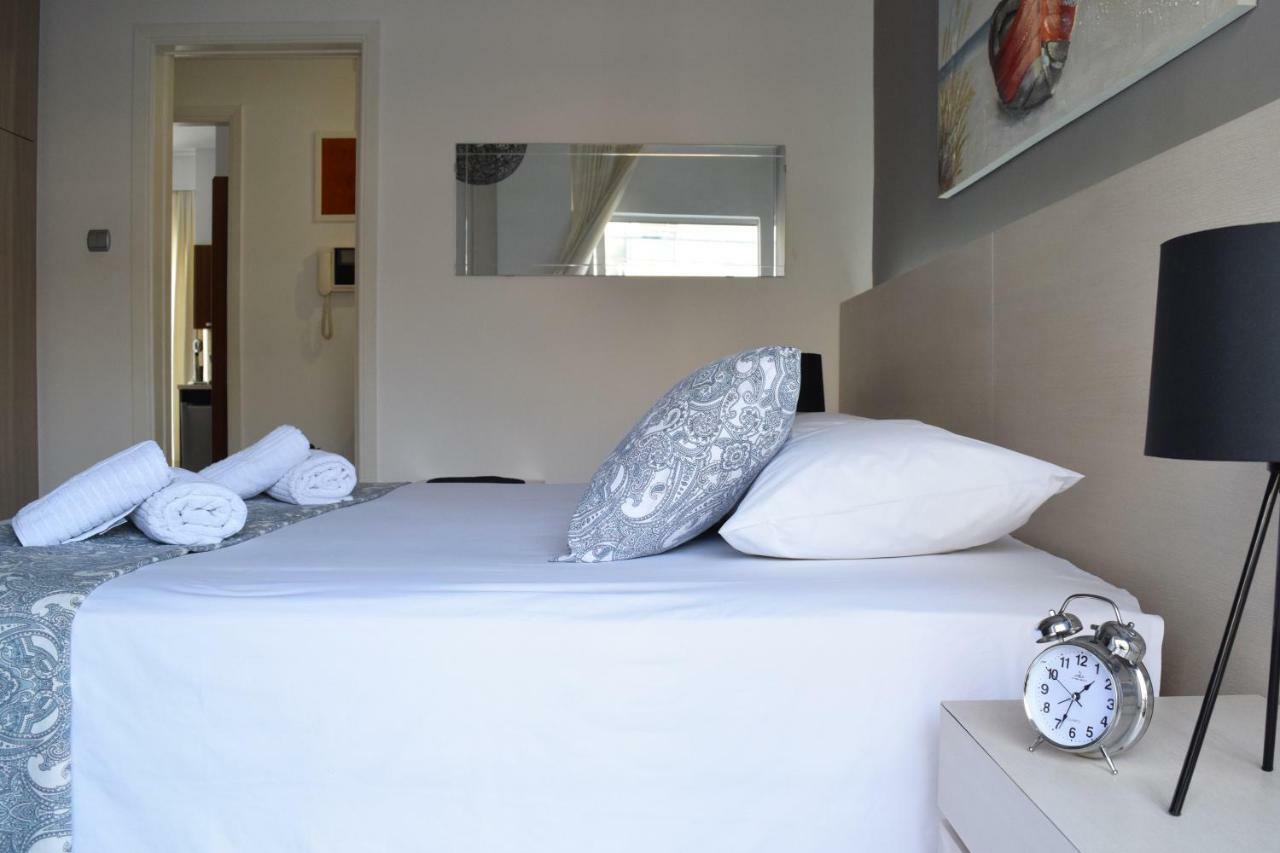Poseidon By Heloni Apartments Piraeus Buitenkant foto