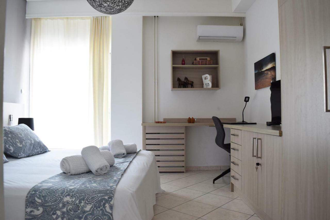 Poseidon By Heloni Apartments Piraeus Buitenkant foto