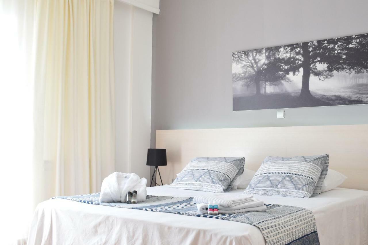 Poseidon By Heloni Apartments Piraeus Buitenkant foto